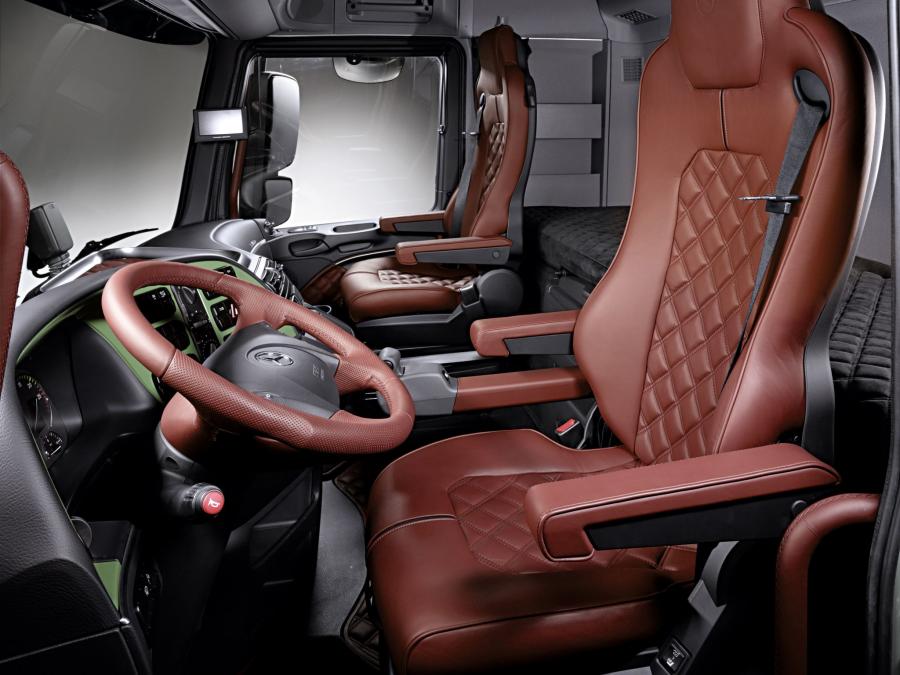  Mercedes-Benz Actros Trust Edition Concept 2008 года  (фото 2 из 6)